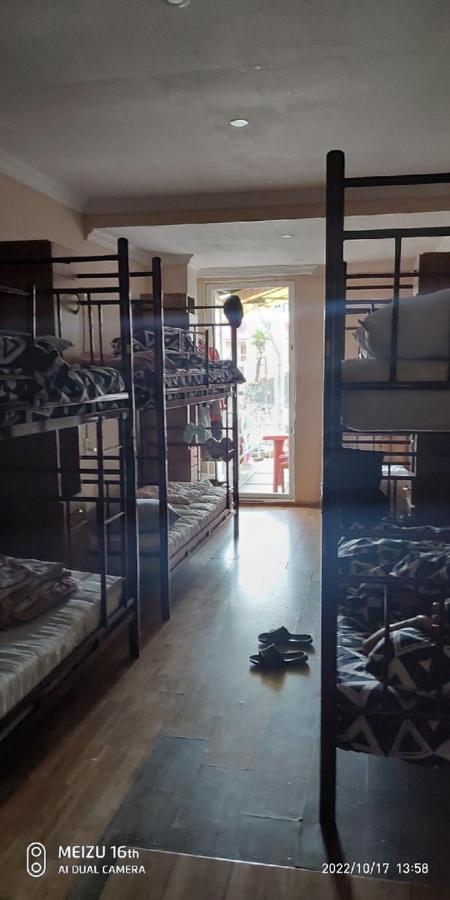 Every Day Lux Hostel Μπατούμι Εξωτερικό φωτογραφία