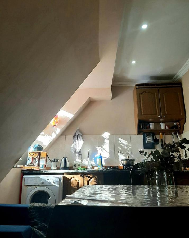 Every Day Lux Hostel Μπατούμι Εξωτερικό φωτογραφία