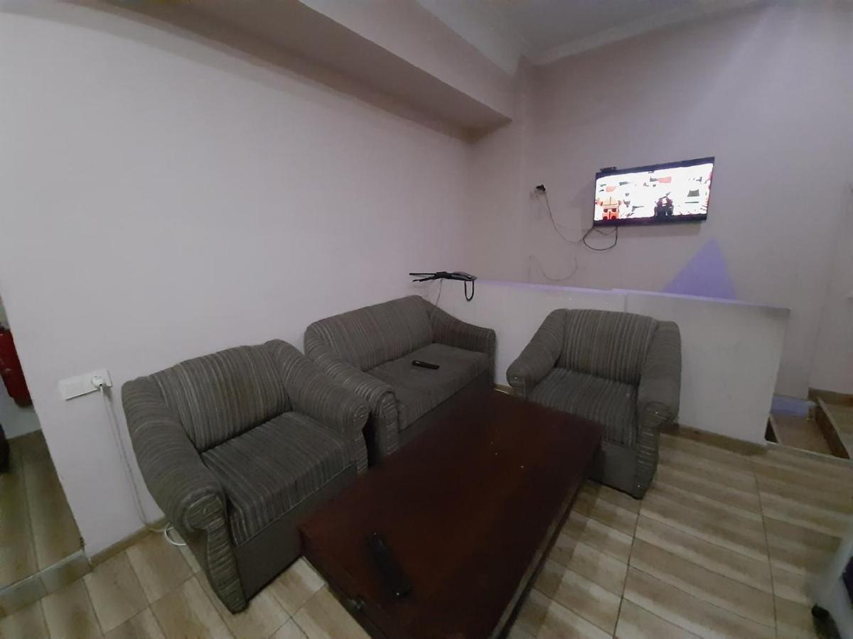 Every Day Lux Hostel Μπατούμι Εξωτερικό φωτογραφία