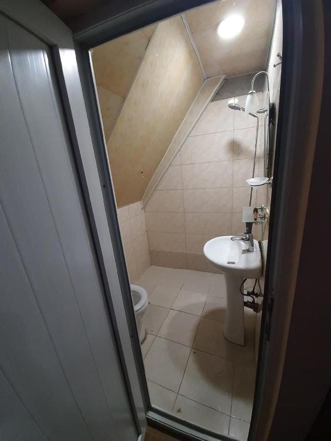 Every Day Lux Hostel Μπατούμι Εξωτερικό φωτογραφία